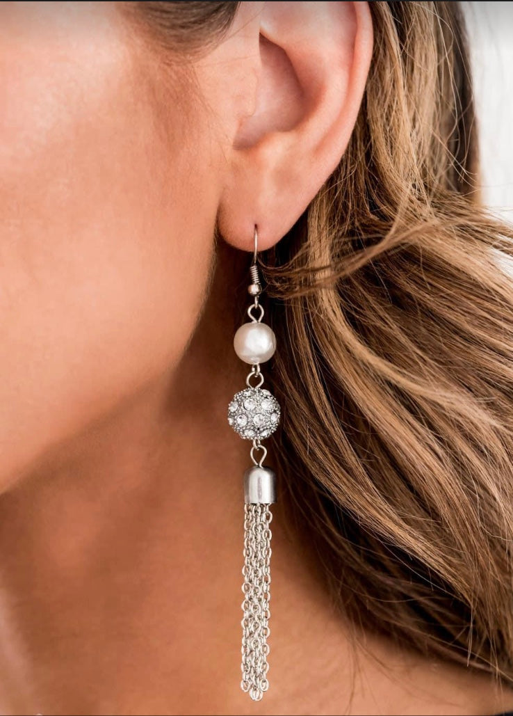 Paparazzi Earring ~ PEARL of My Eye - White – Paparazzi Jewelry | Online  Store | DebsJewelryShop.com